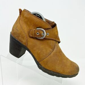 B.O.C. Born Women's Brown Leather Ankle Booties Size 9 High Heel Buckle Closure